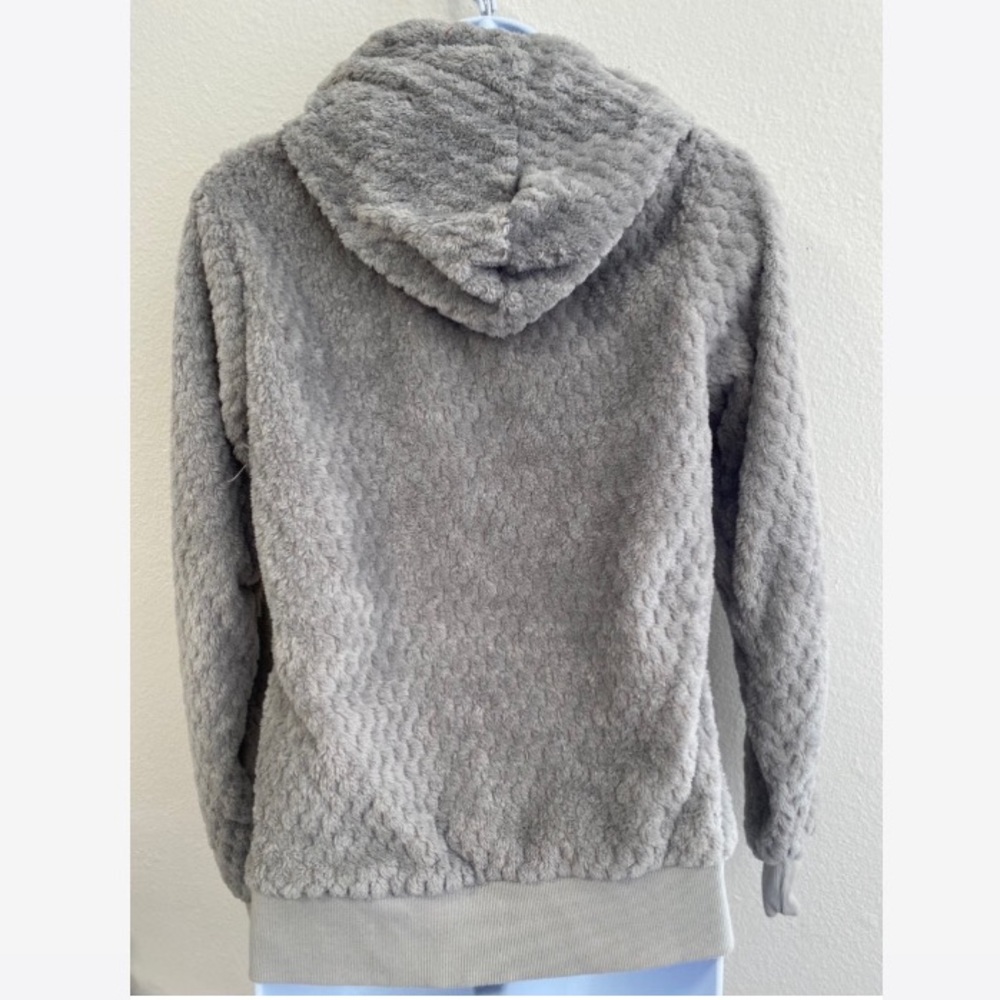 AUTHENTIC Tampa Bay Buccaneers fluffy grey hoodie. Worn once. - Picture 2 of 2